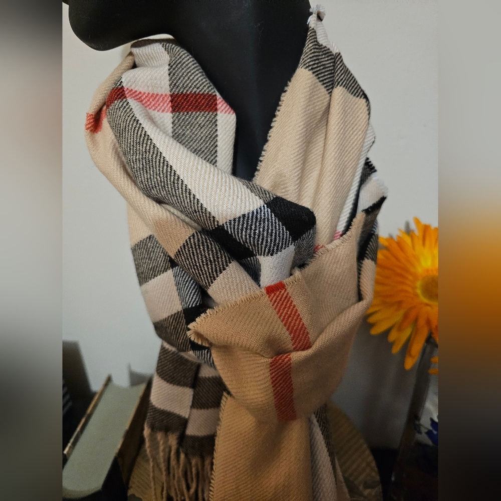 Cashmere Scarf...NEW - Picture 4 of 6